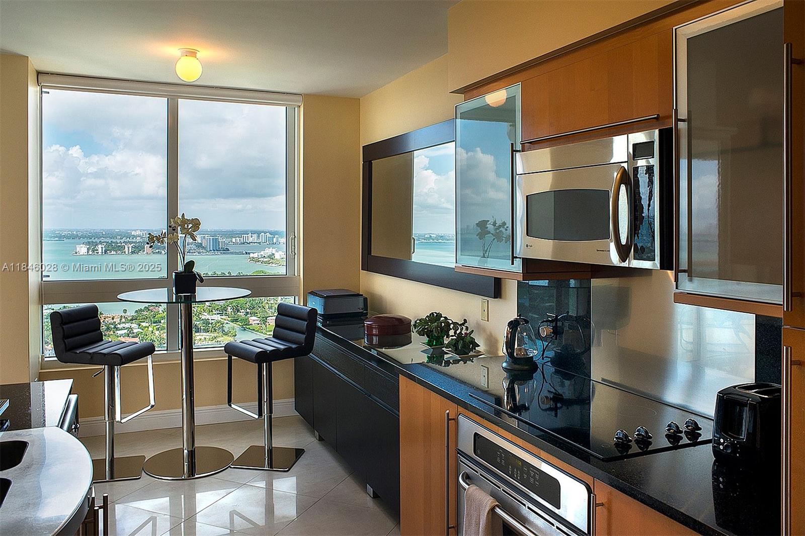 6365 Collins Ave 3907