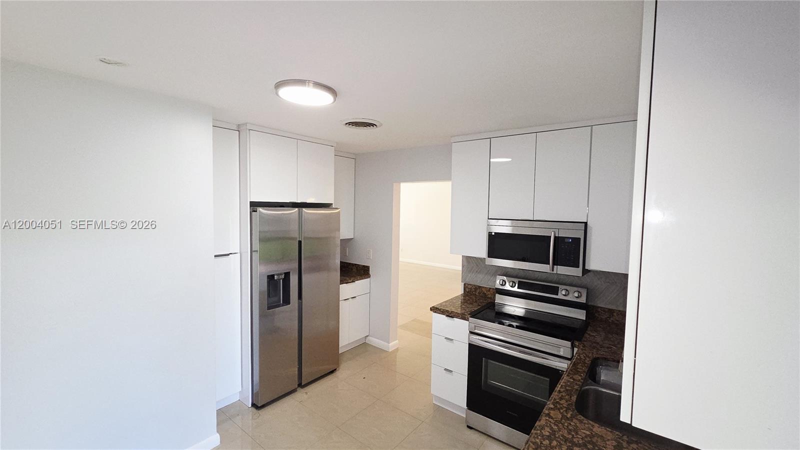 HIGHLAND MANOR SEC 2 - Residential Lease