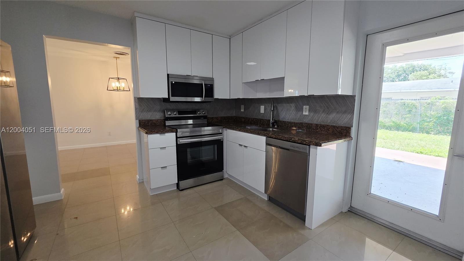 HIGHLAND MANOR SEC 2 - Residential Lease