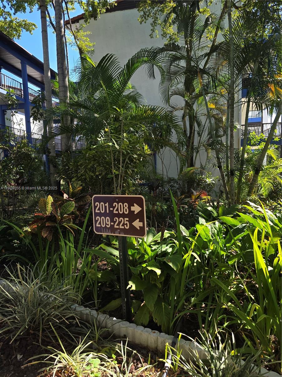 FALLS OF INVERRARY - Residential Lease