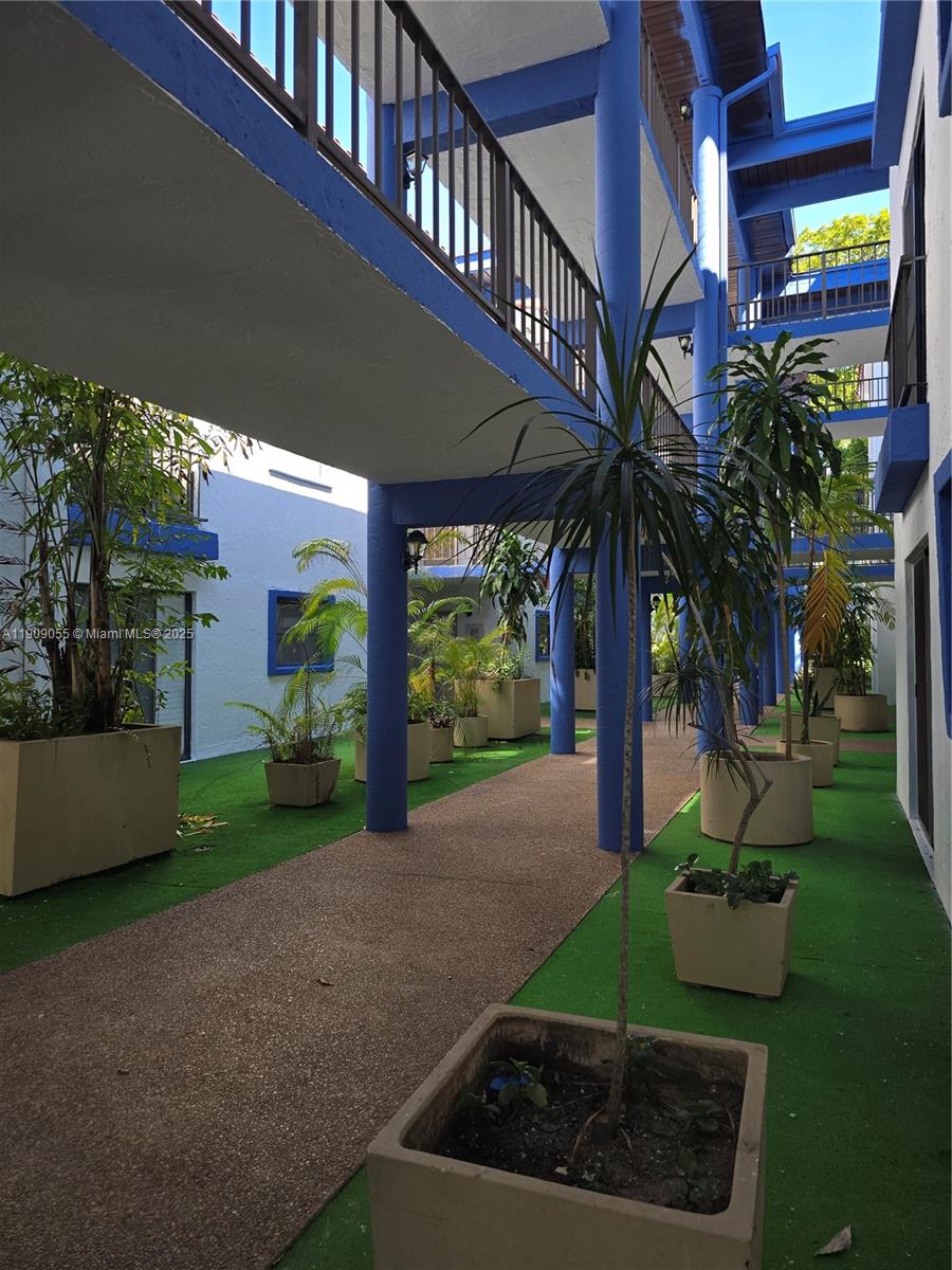 FALLS OF INVERRARY - Residential Lease