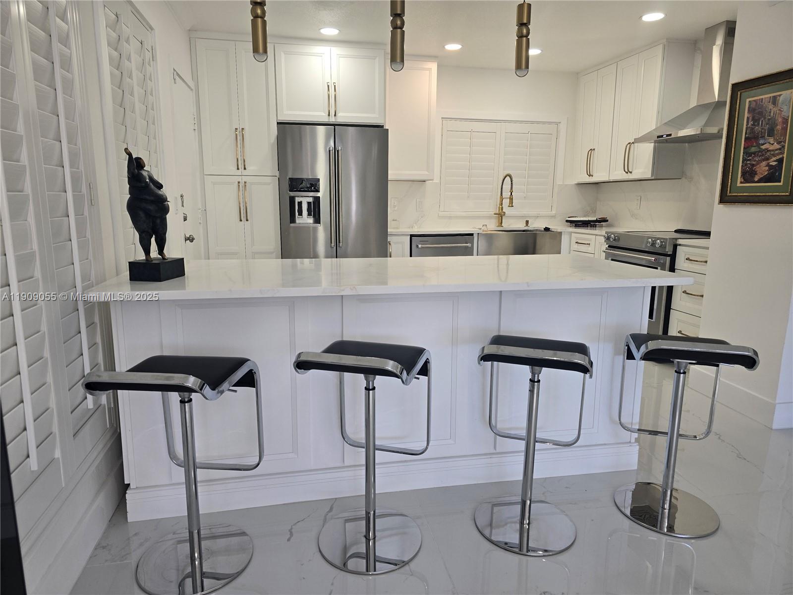 FALLS OF INVERRARY - Residential Lease