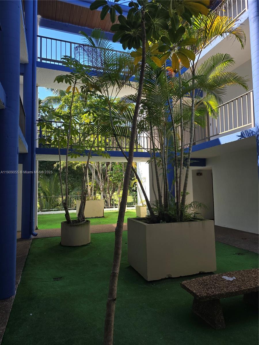 FALLS OF INVERRARY - Residential Lease