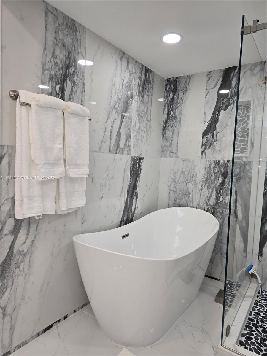 FALLS OF INVERRARY - Residential Lease