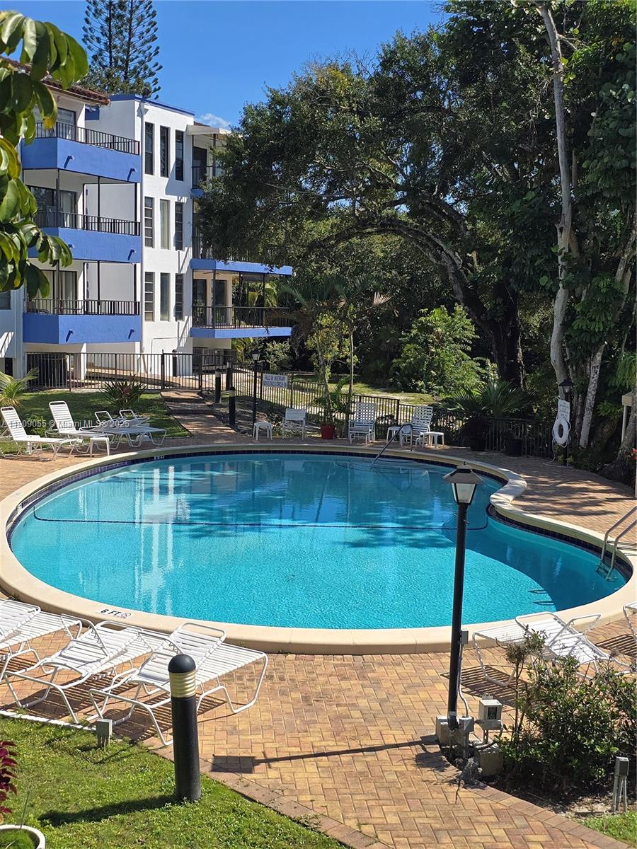 FALLS OF INVERRARY - Residential Lease