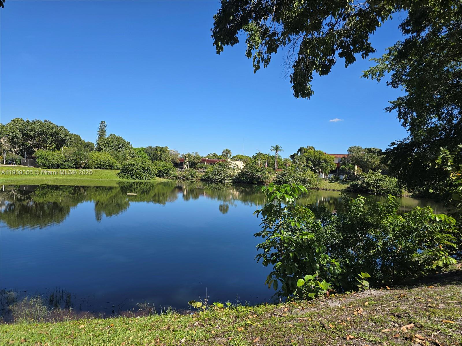 FALLS OF INVERRARY - Residential Lease