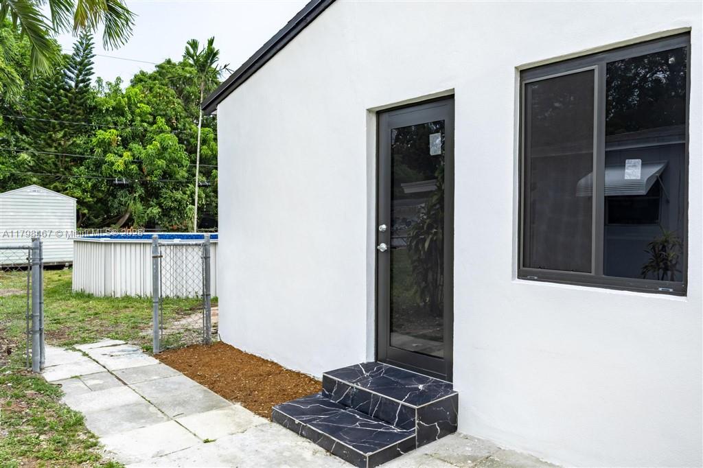 4940 SW 28th Ave