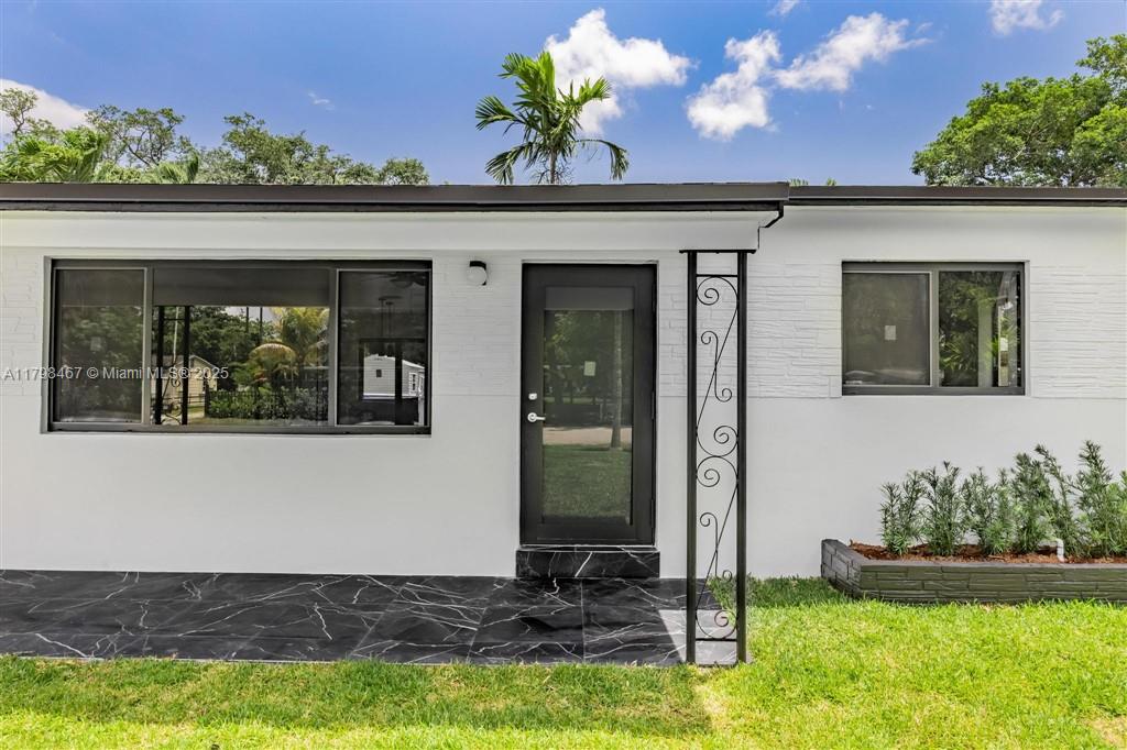 4940 SW 28th Ave