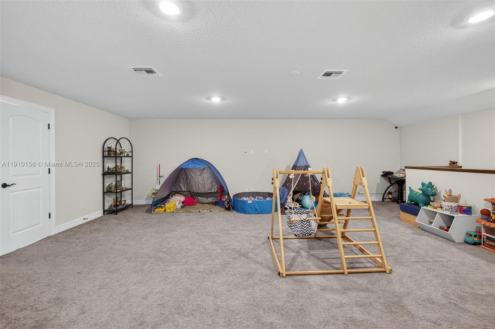 PULTE AT TRADITION PHASE - Residential