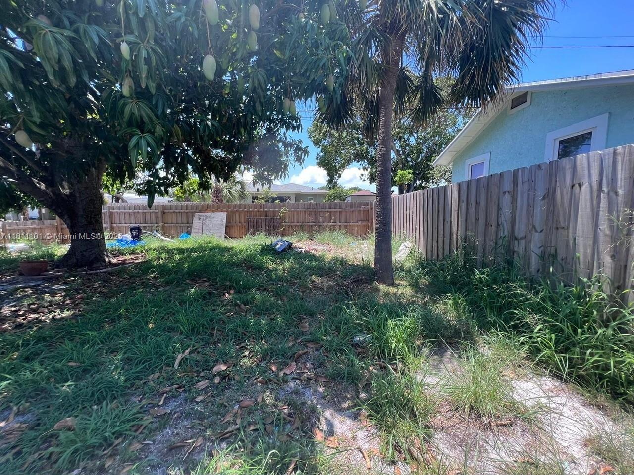 LAKE WORTH TOWN OF ADD 1 - Residential Lease