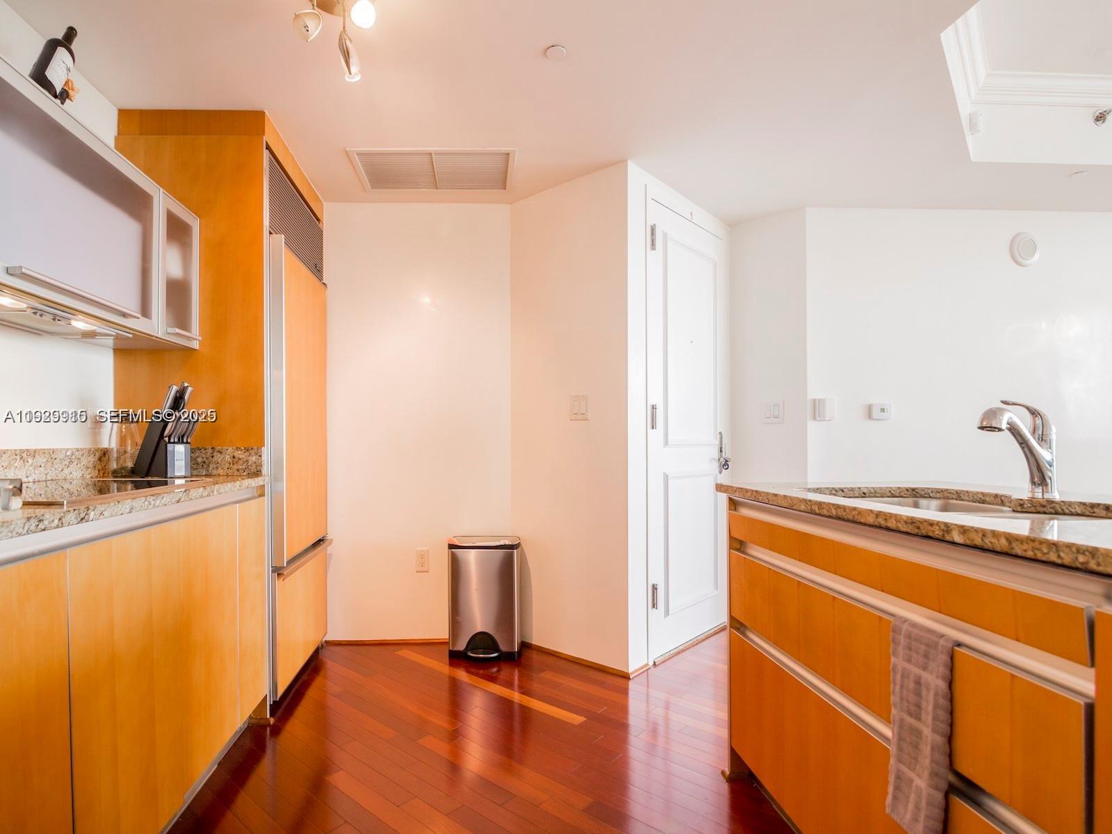 OCEAN FOUR CONDO - Residential Lease