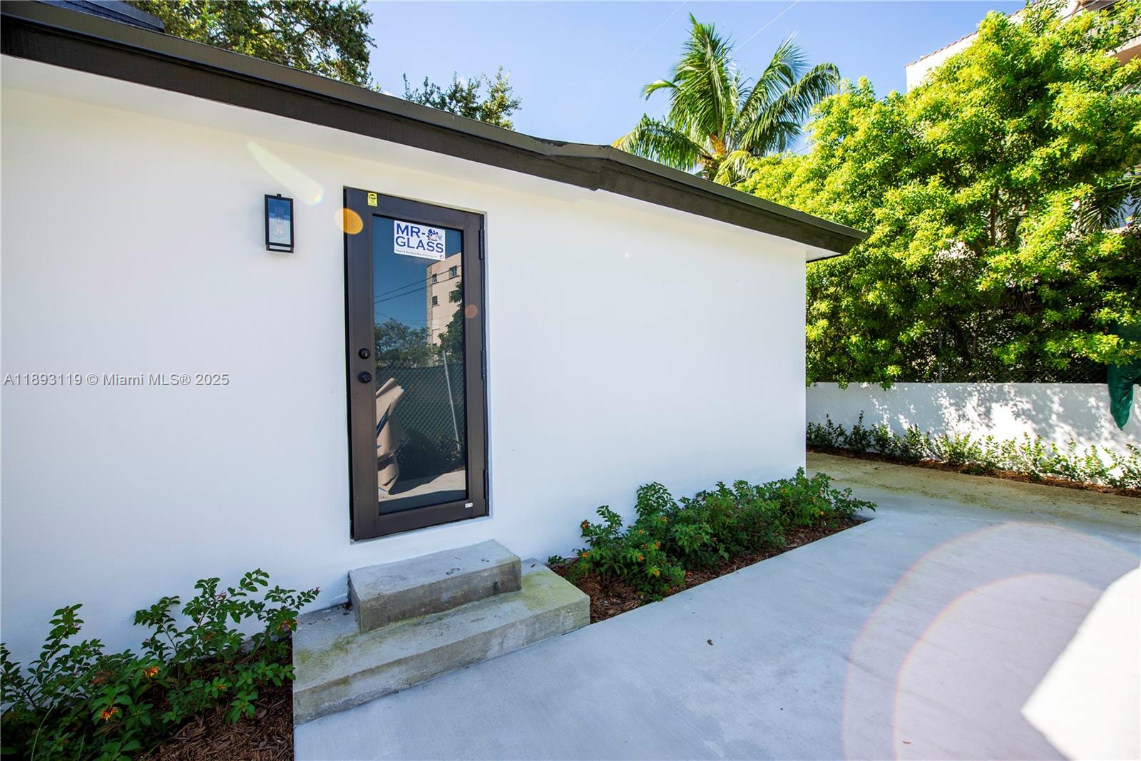 TROPICAL TRADES CO STA A - Residential Lease