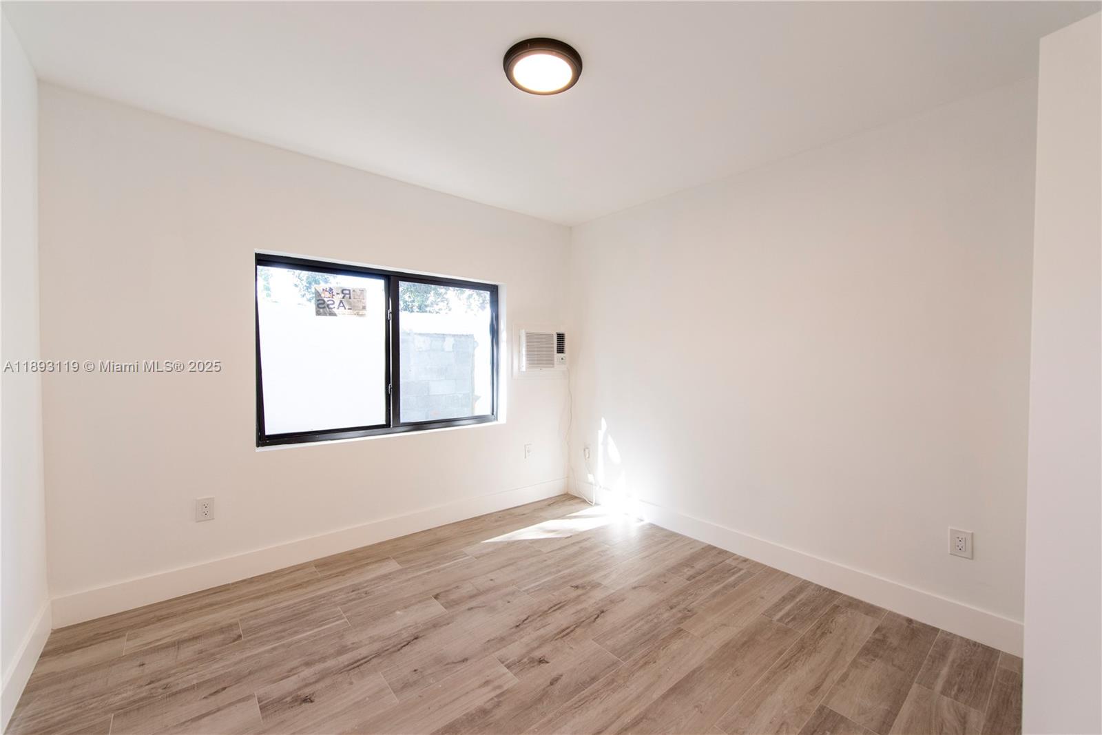 TROPICAL TRADES CO STA A - Residential Lease