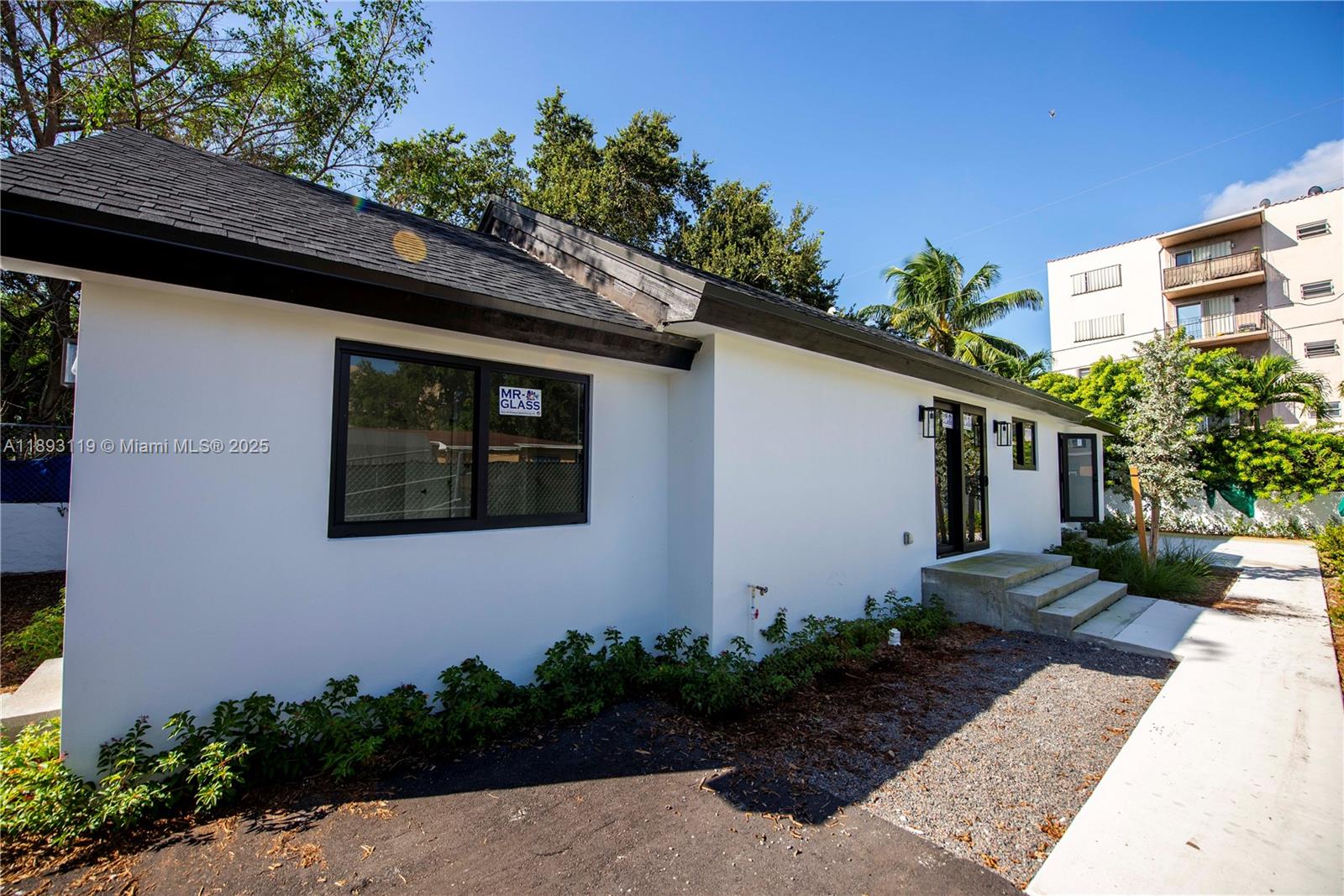 TROPICAL TRADES CO STA A - Residential Lease