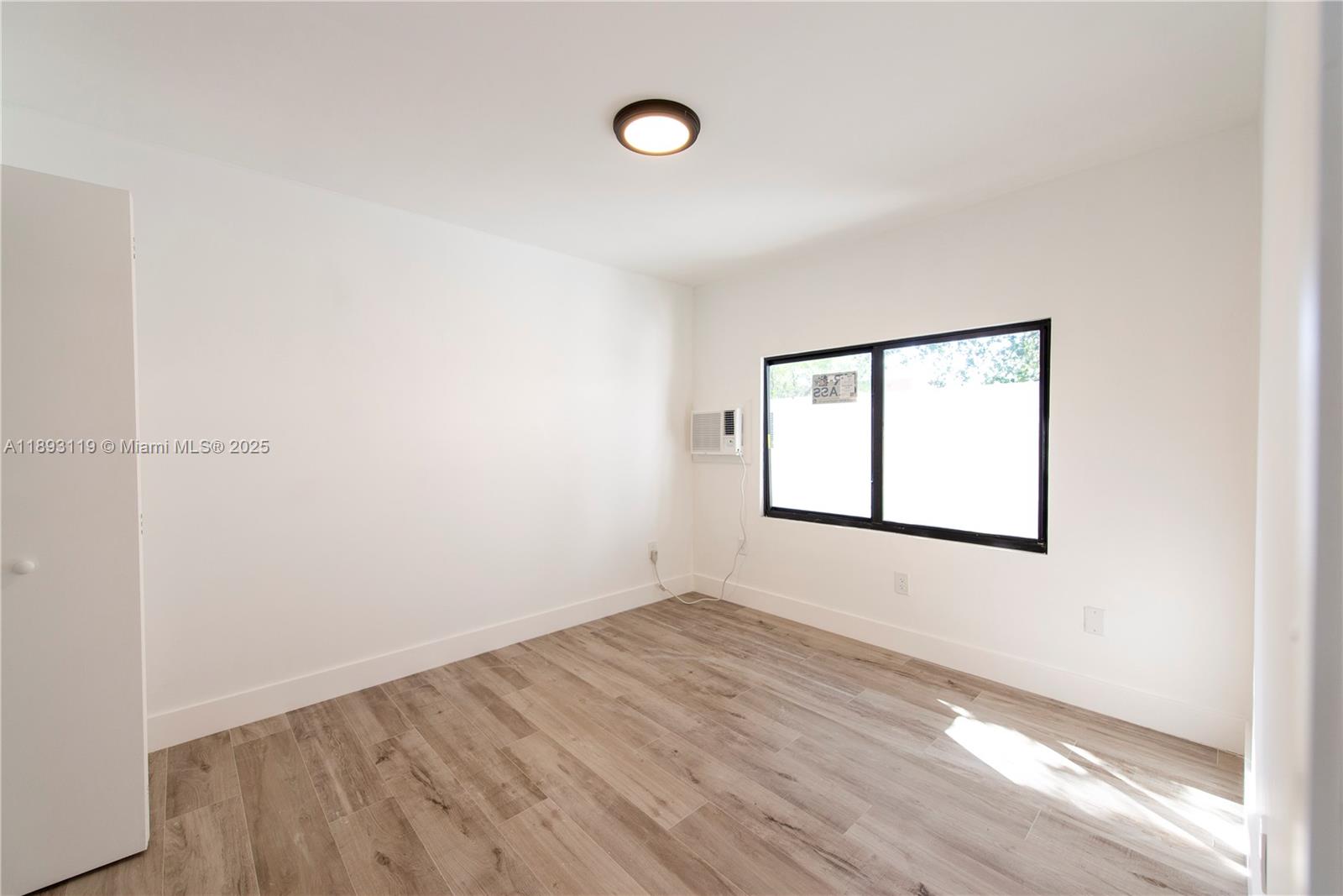 TROPICAL TRADES CO STA A - Residential Lease