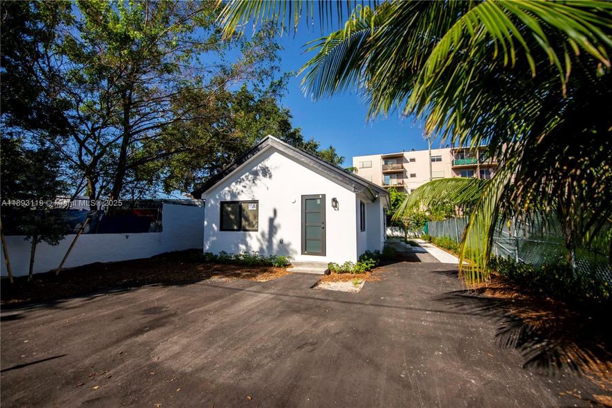 Beautifully completely renovated duplex for rent. This stunning 2 bedroom 1 bathroom is located in one of the most sought after centrally located neighborhood. Completely renovated from top to bottom, featuring new roof, modern kitchen and stylish finishes throughout. Move in ready and perfect for anymore seeking a fresh, stylish home in the heart of city. Location close to shopping centers, airport, parks and major expressways. Call listing agent for showing instructions.