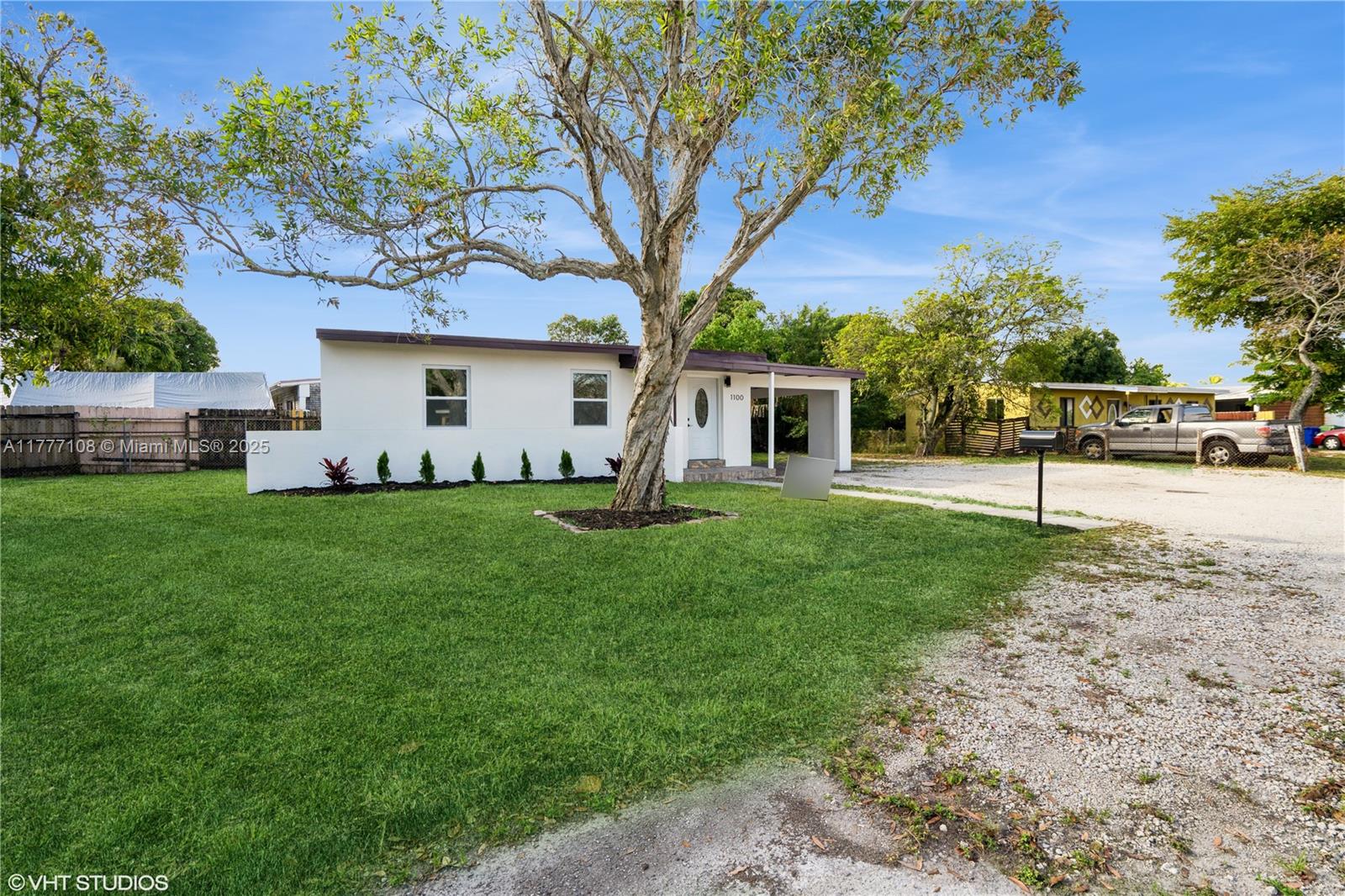 1100 NW 12th St