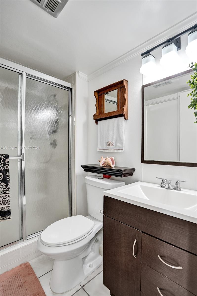 LIME BAY CONDOMINIUM 2 - Residential