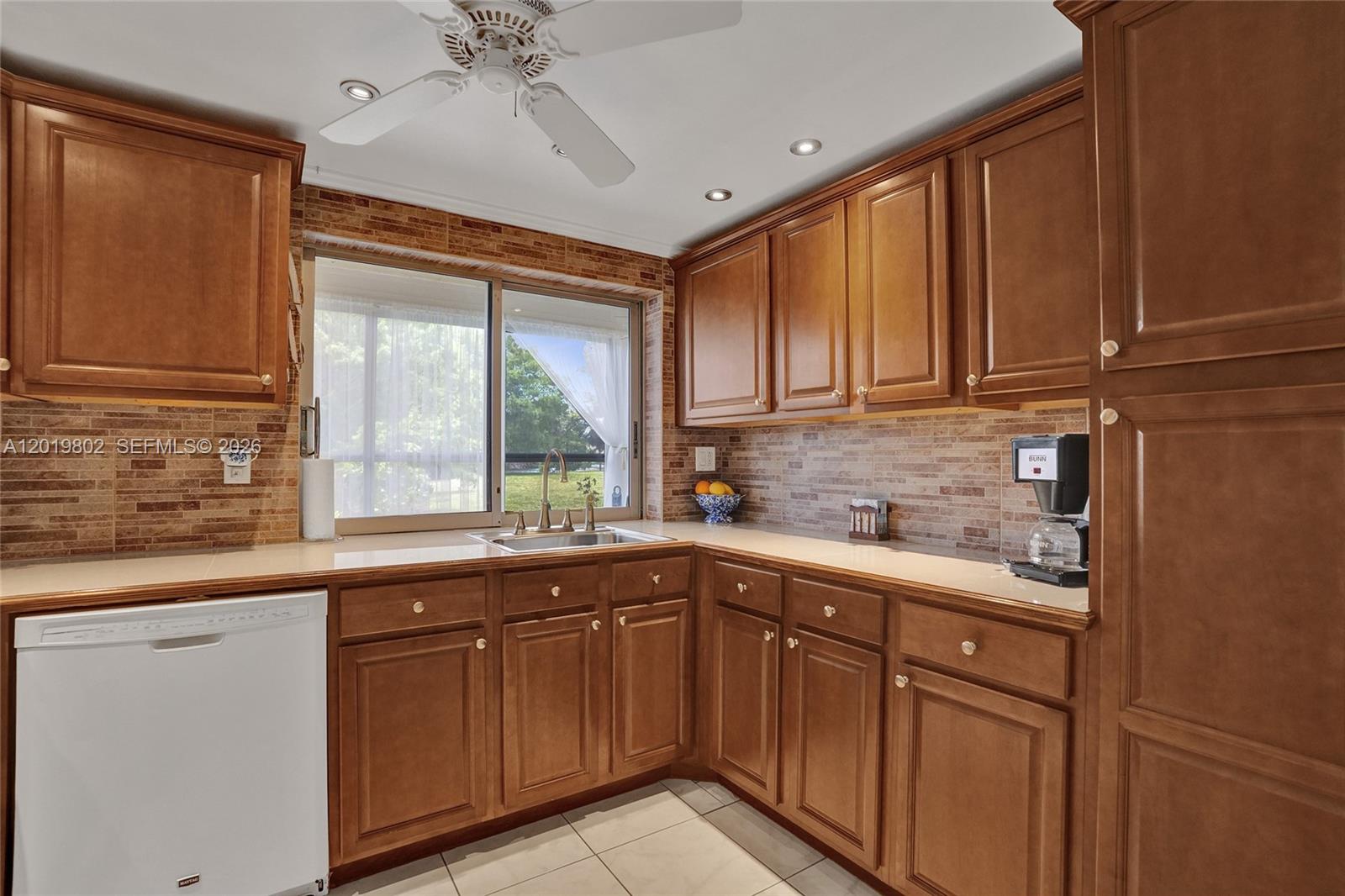 LIME BAY CONDOMINIUM 2 - Residential