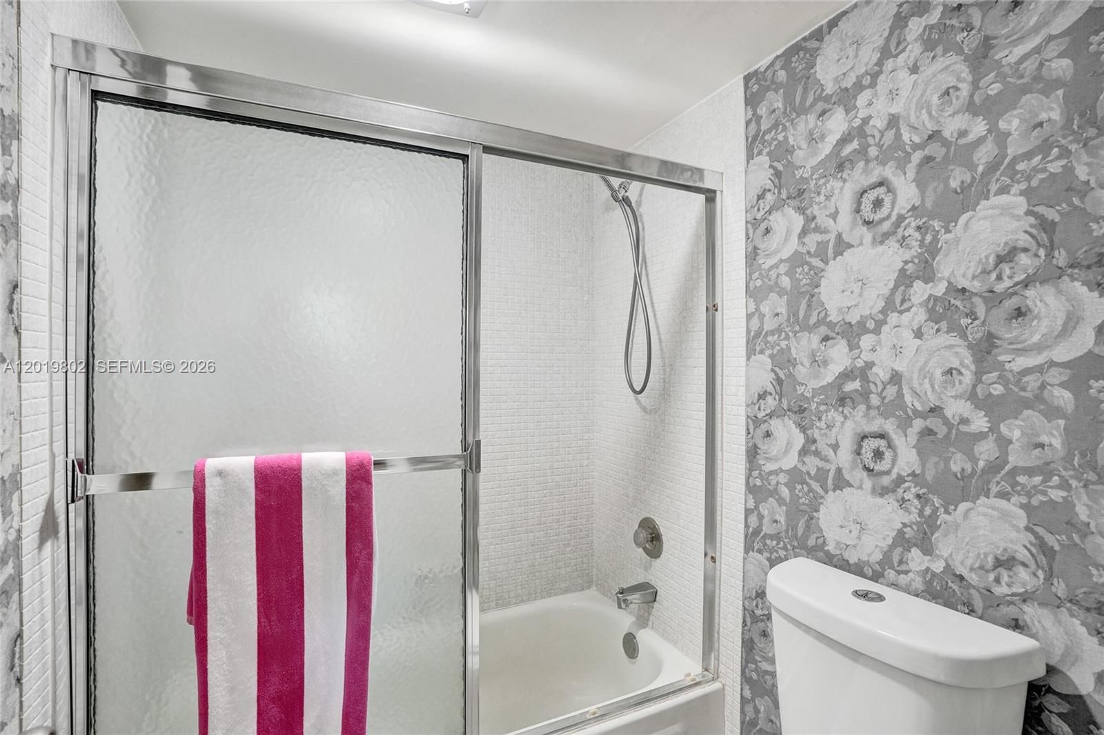 LIME BAY CONDOMINIUM 2 - Residential