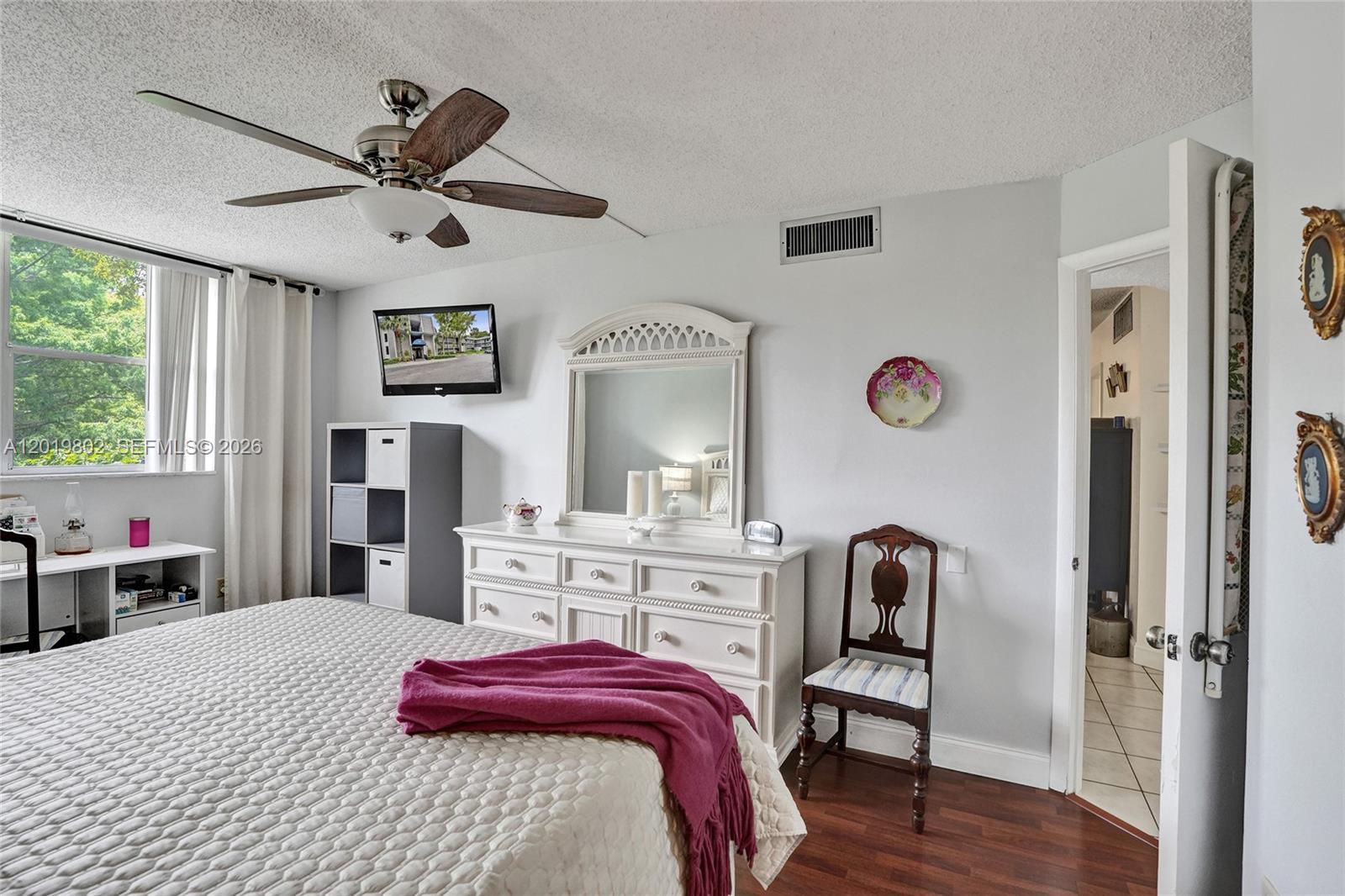 LIME BAY CONDOMINIUM 2 - Residential