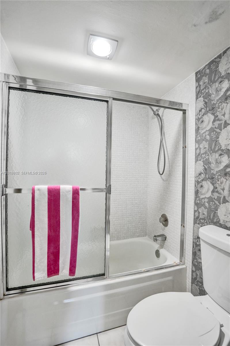 LIME BAY CONDOMINIUM 2 - Residential