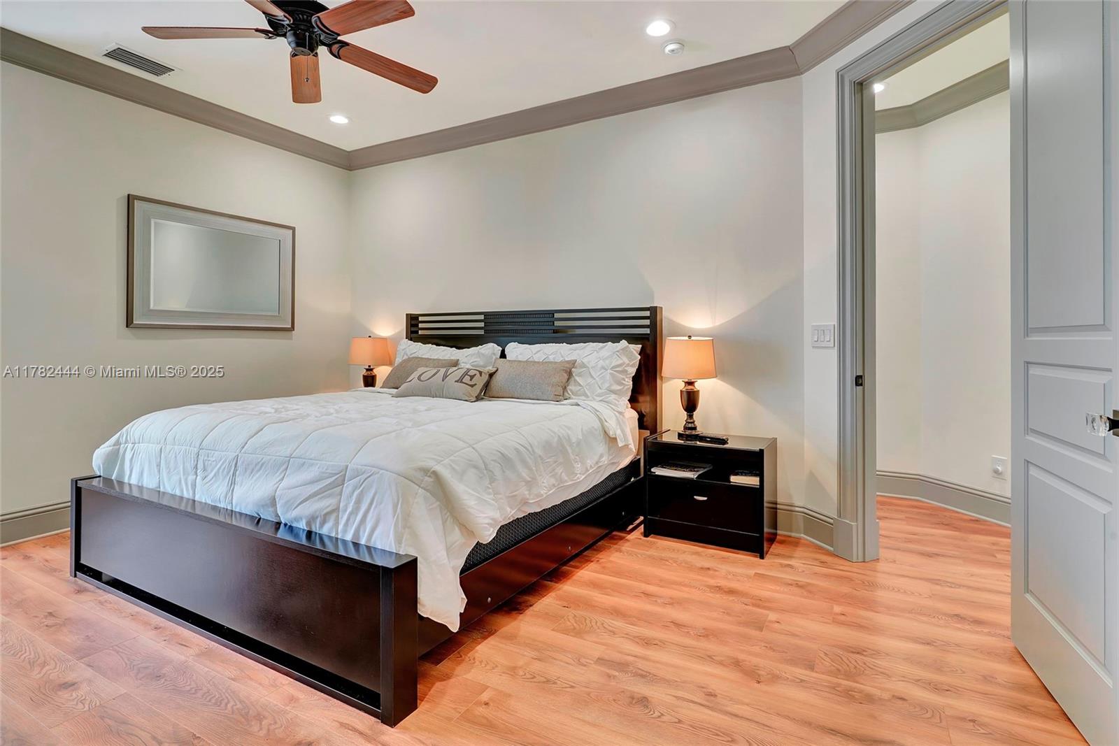 THE MOORINGS - Residential