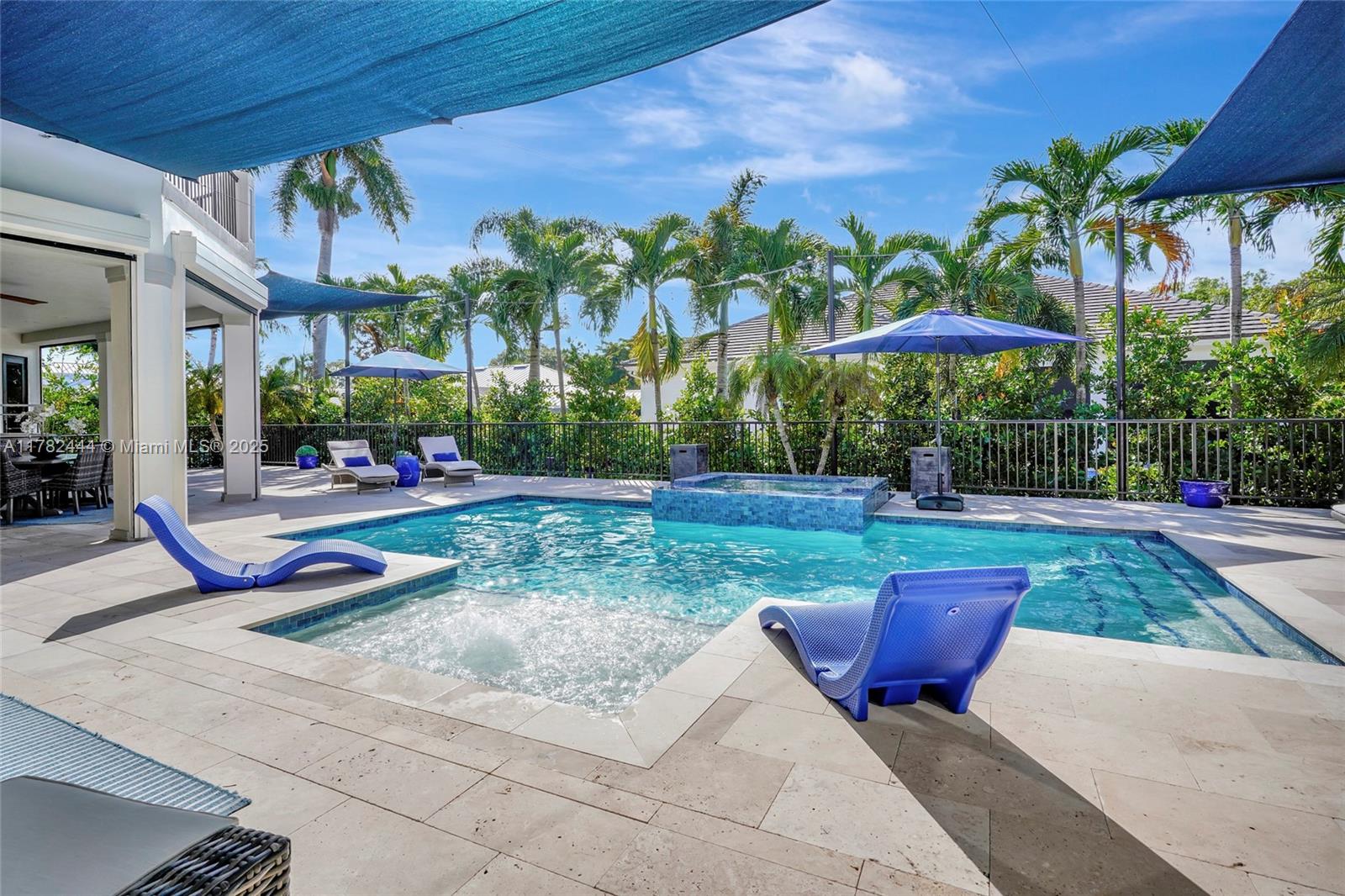 THE MOORINGS - Residential