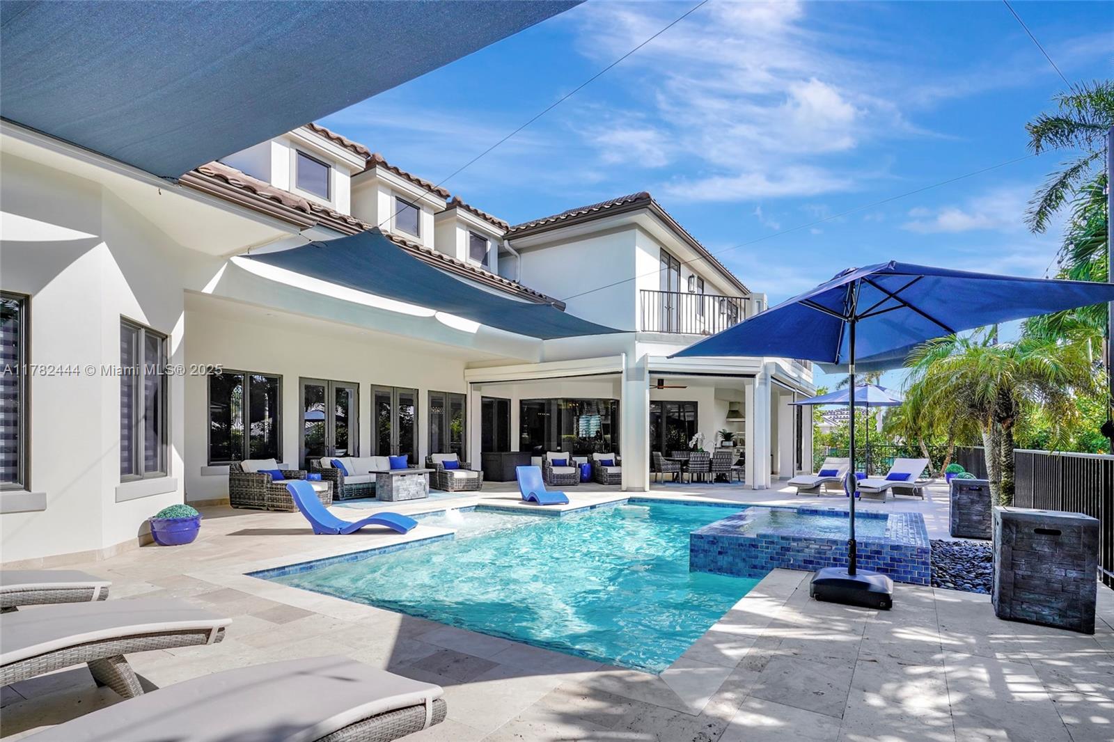 THE MOORINGS - Residential