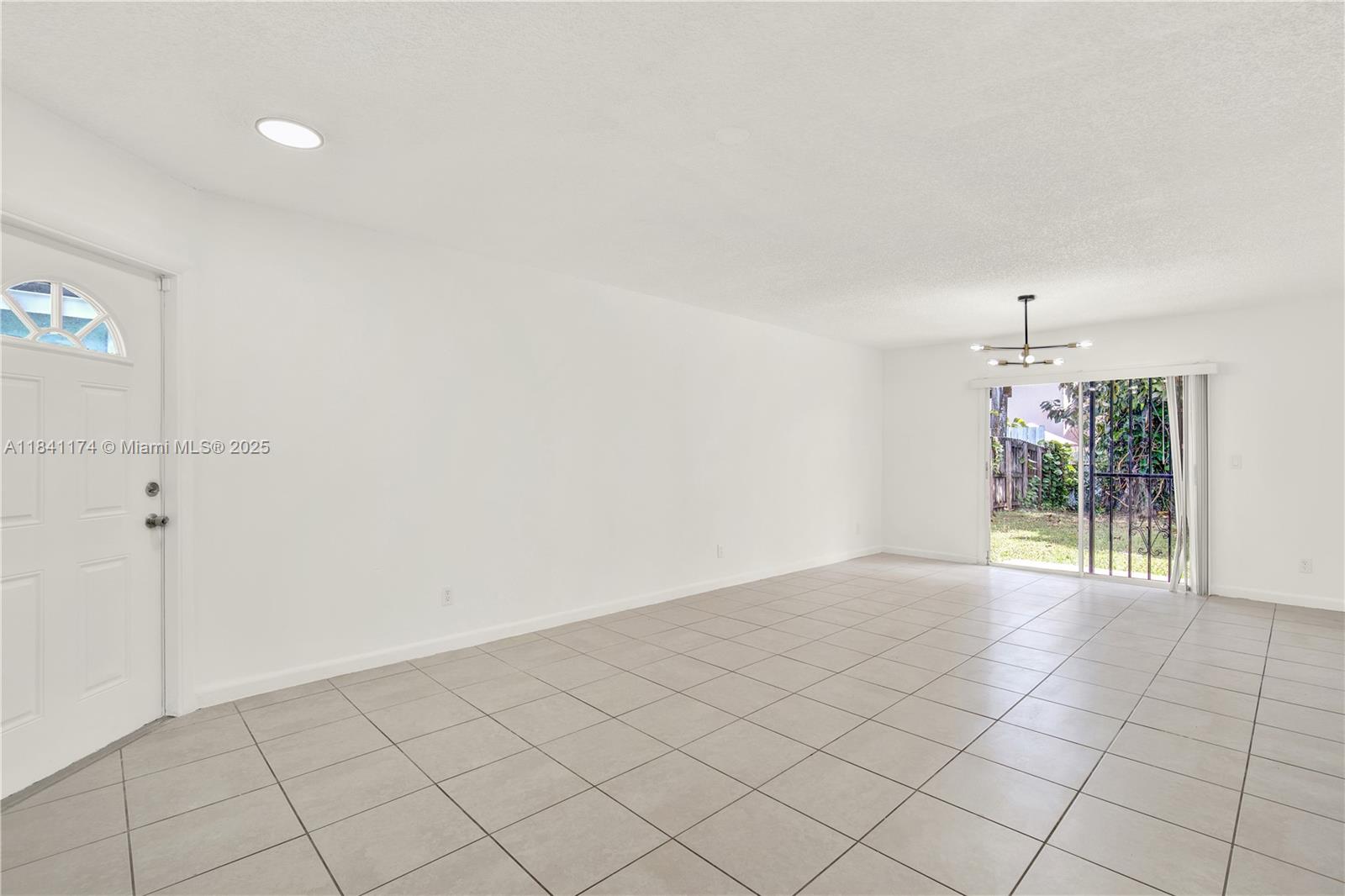 941 SW 7th Ct