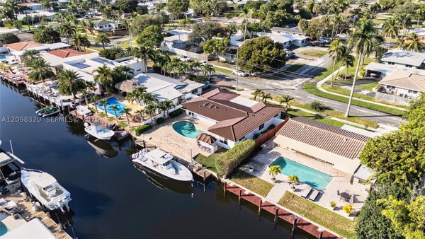 800 SE 3RD TER, POMPANO BEACH, FL 33060 - Image e7ff899b602eeccbb64f0bd9daf4a139/357588382