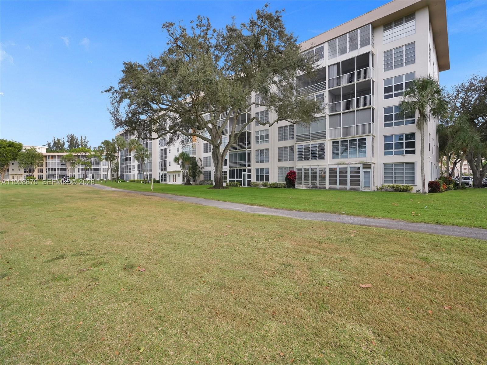 NO 14 PALM-AIRE COUNTRY C - Residential