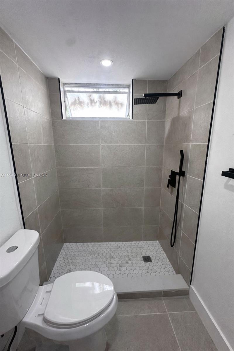 ROSE CONDO - Residential