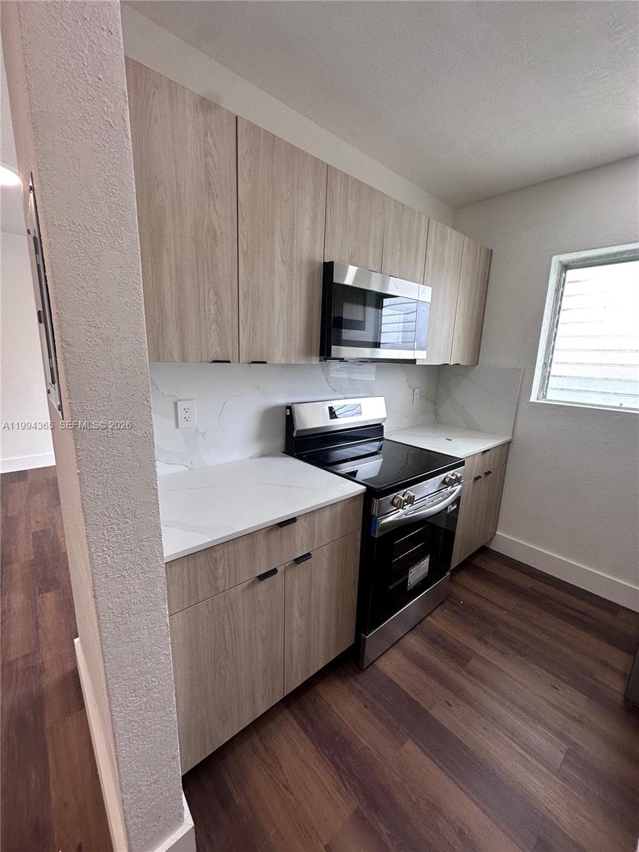 ROSE CONDO - Residential