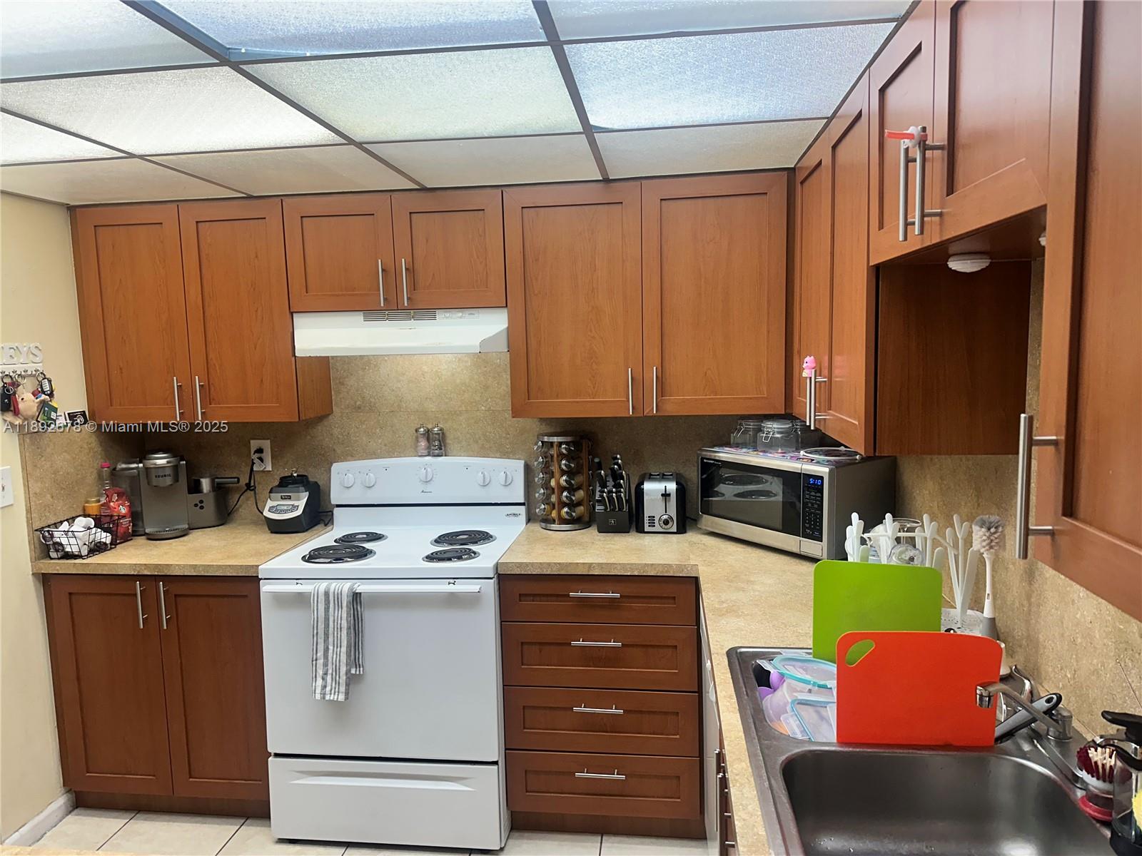 CORAL GATE WEST CONDO - Residential Lease