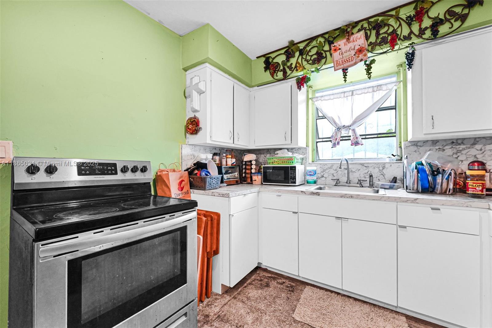 1736 NW 69th St