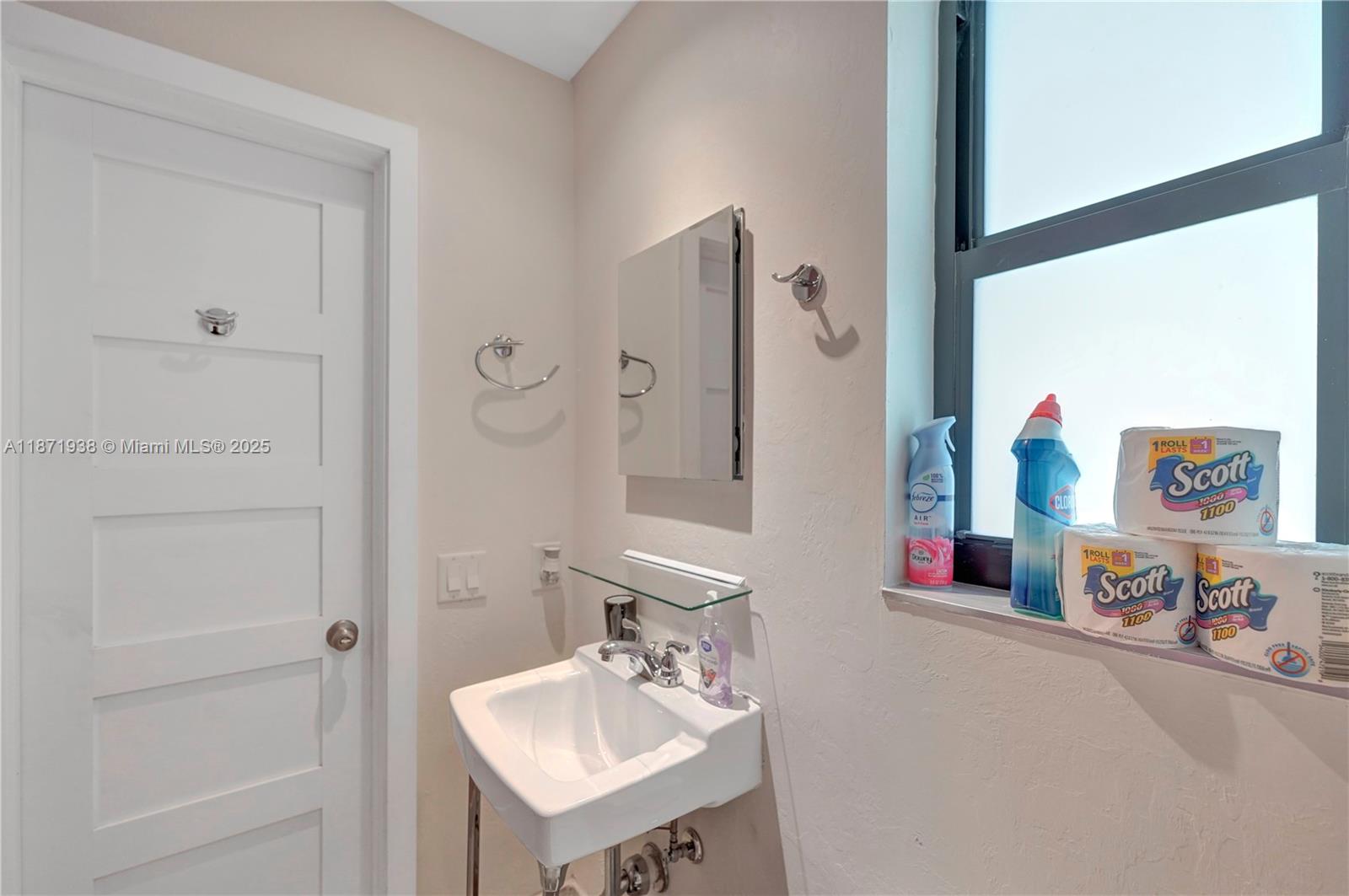 HOLLYWOOD SOUTH SIDE ADD - Residential Lease