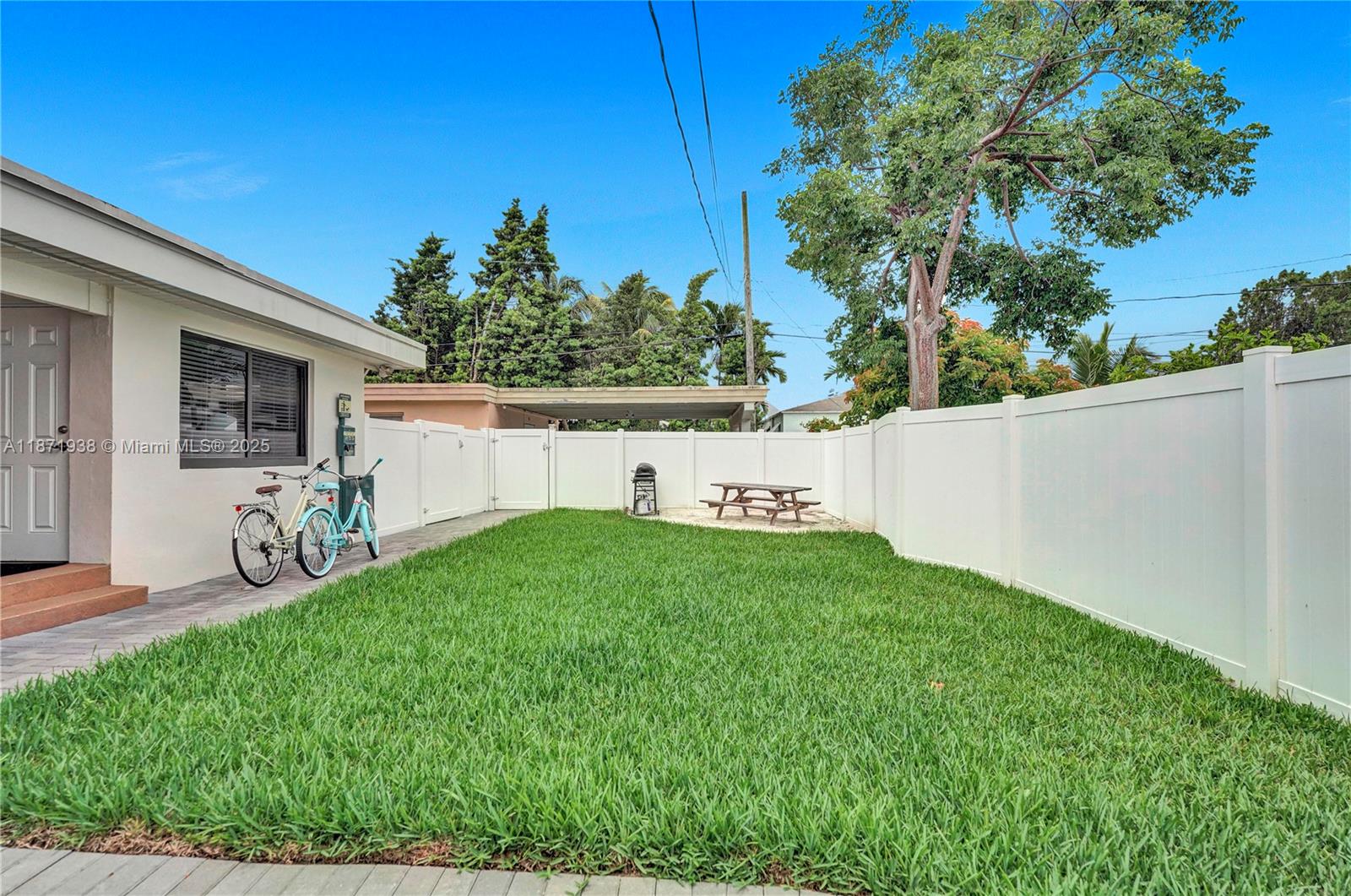 HOLLYWOOD SOUTH SIDE ADD - Residential Lease