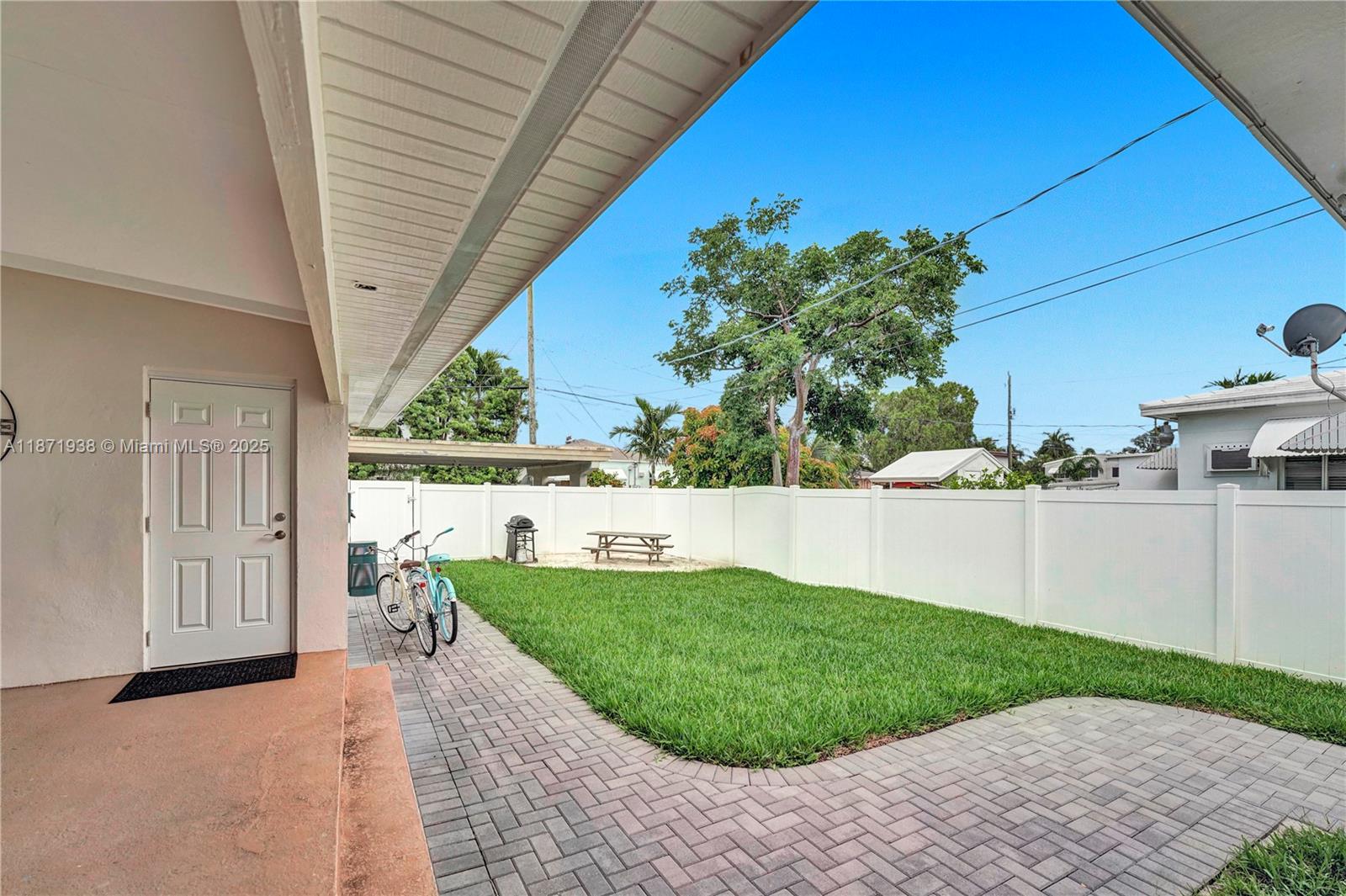 HOLLYWOOD SOUTH SIDE ADD - Residential Lease