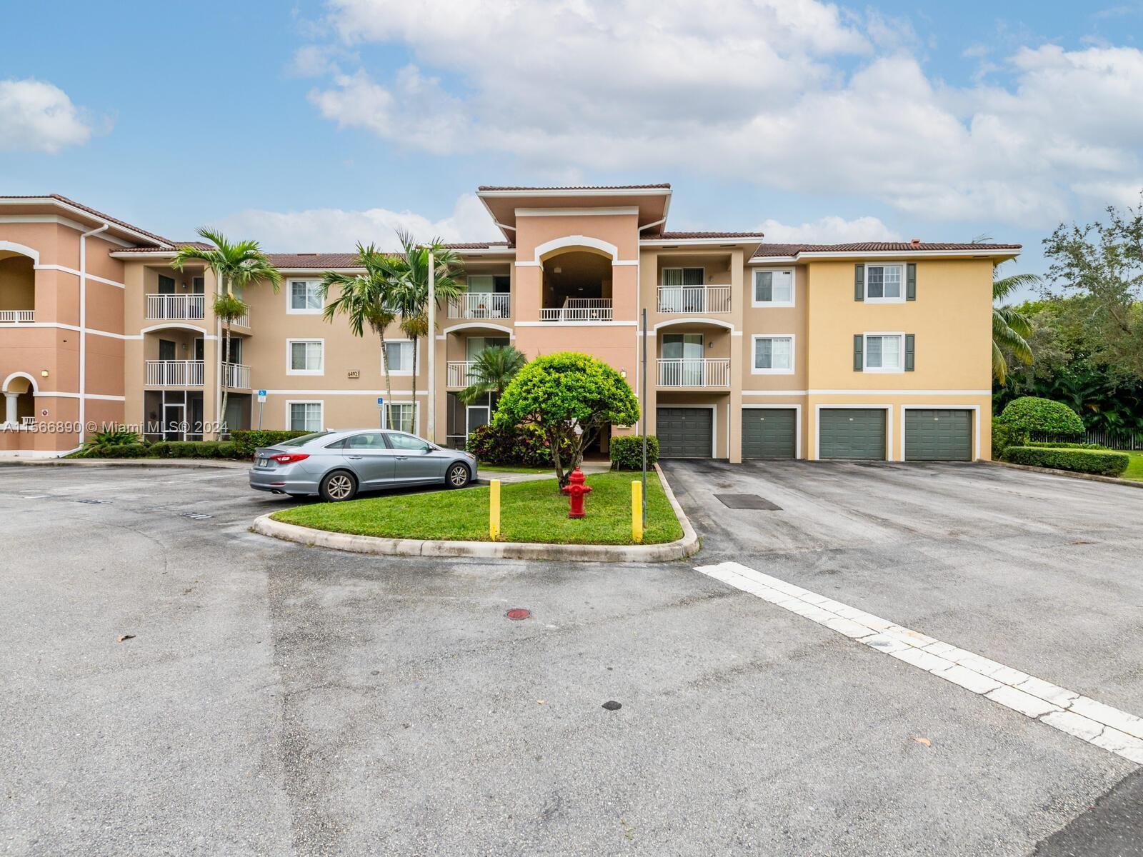 Rental Property at 6492 Emerald Dunes Dr 206, West Palm Beach, Palm Beach County, Florida - Bedrooms: 1 
Bathrooms: 1  - $1,800 MO.