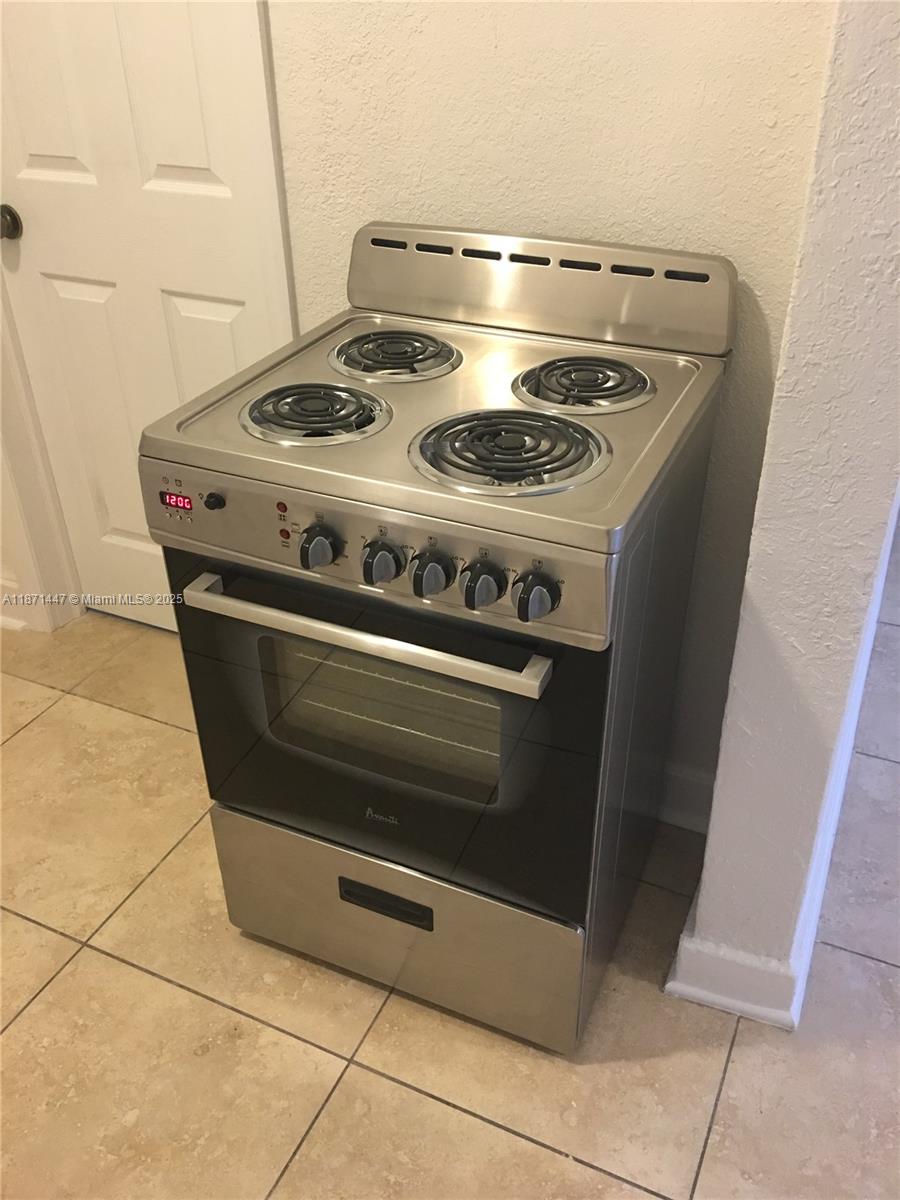 TAMIAMI HIGHLANDS - Residential Lease