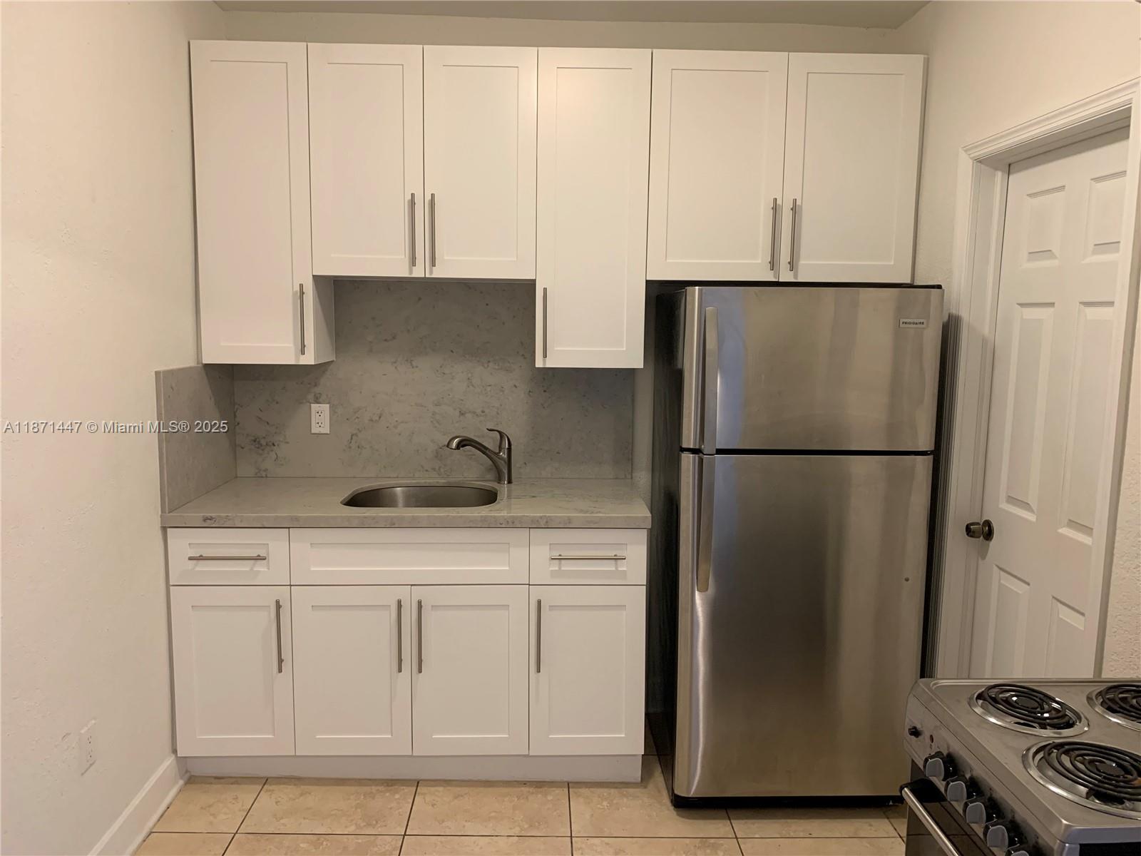 TAMIAMI HIGHLANDS - Residential Lease