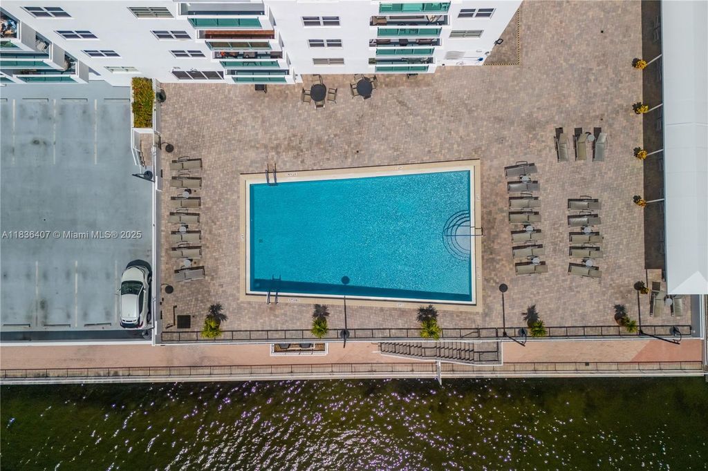 Photo of 3000 S Ocean Dr #1414, Hollywood, FL 33019 (MLS # A11836407)