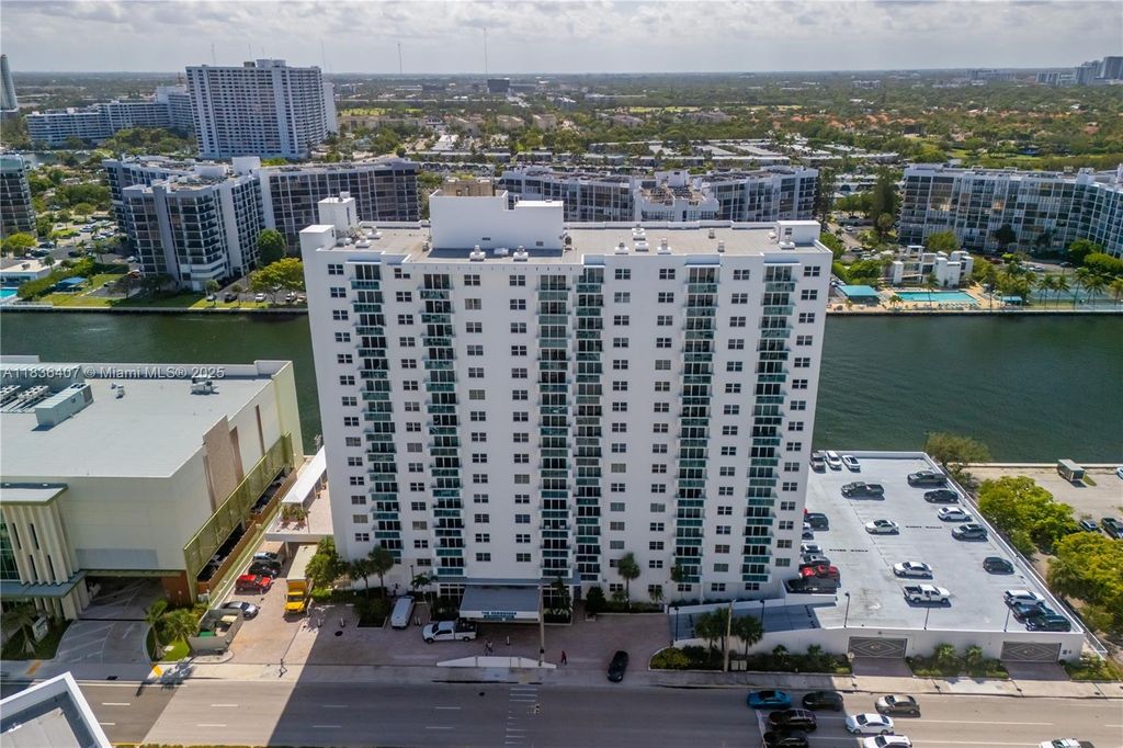 Photo of 3000 S Ocean Dr #1414, Hollywood, FL 33019 (MLS # A11836407)