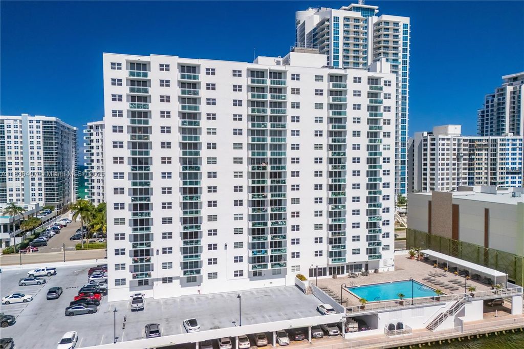 Photo of 3000 S Ocean Dr #1414, Hollywood, FL 33019 (MLS # A11836407)