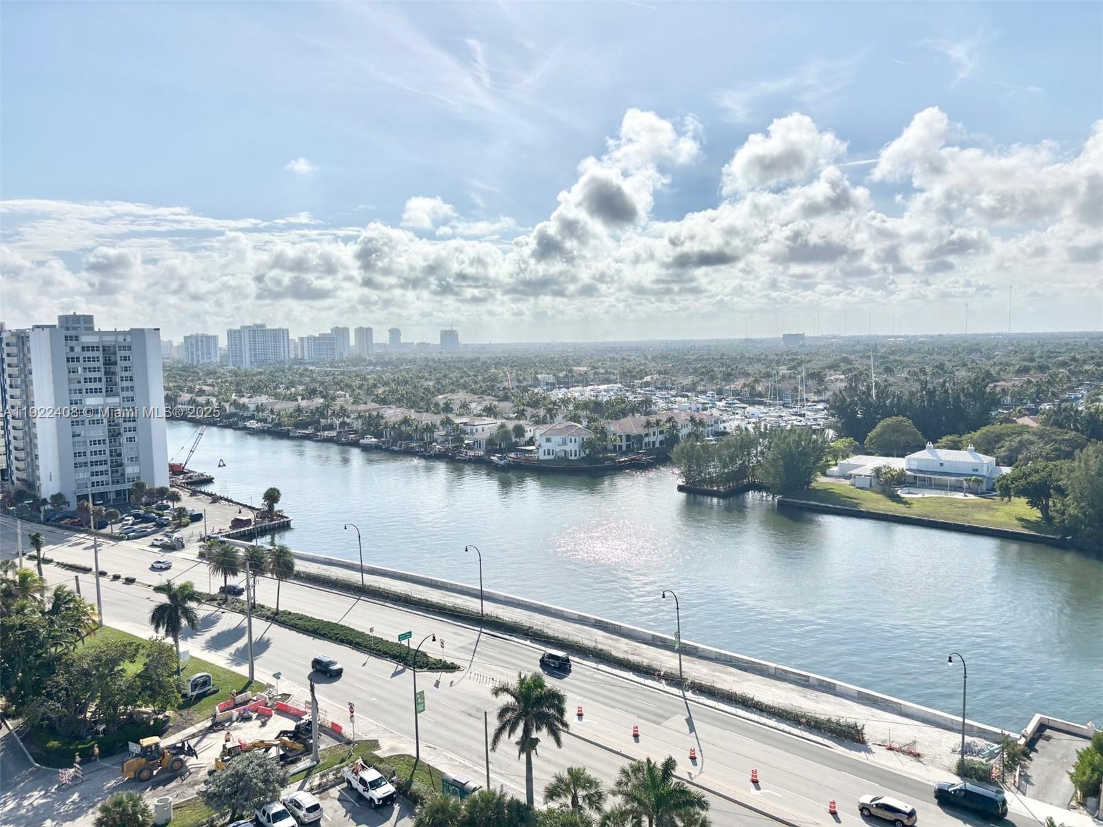 SUMMIT CONDO - Residential