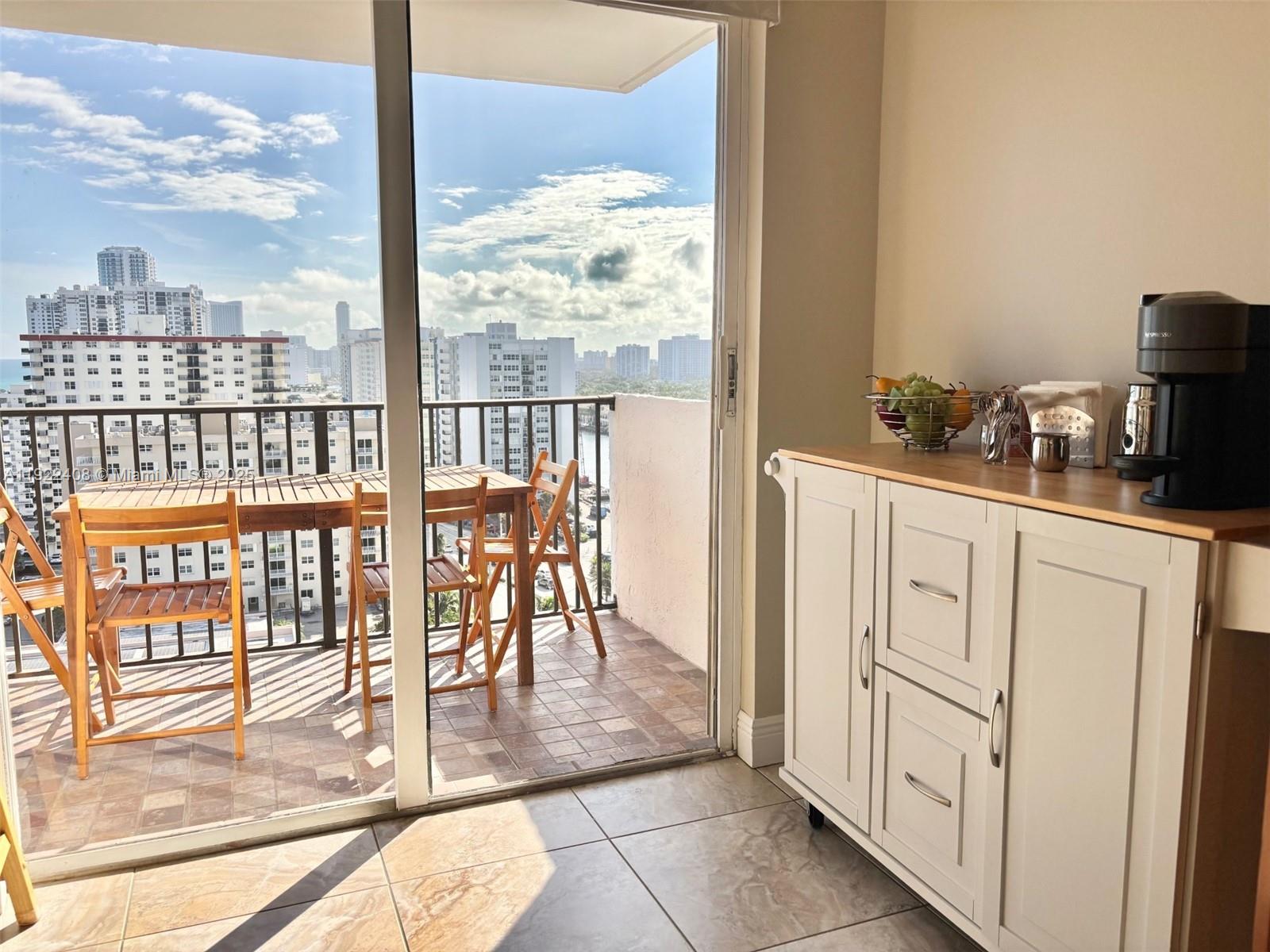 SUMMIT CONDO - Residential