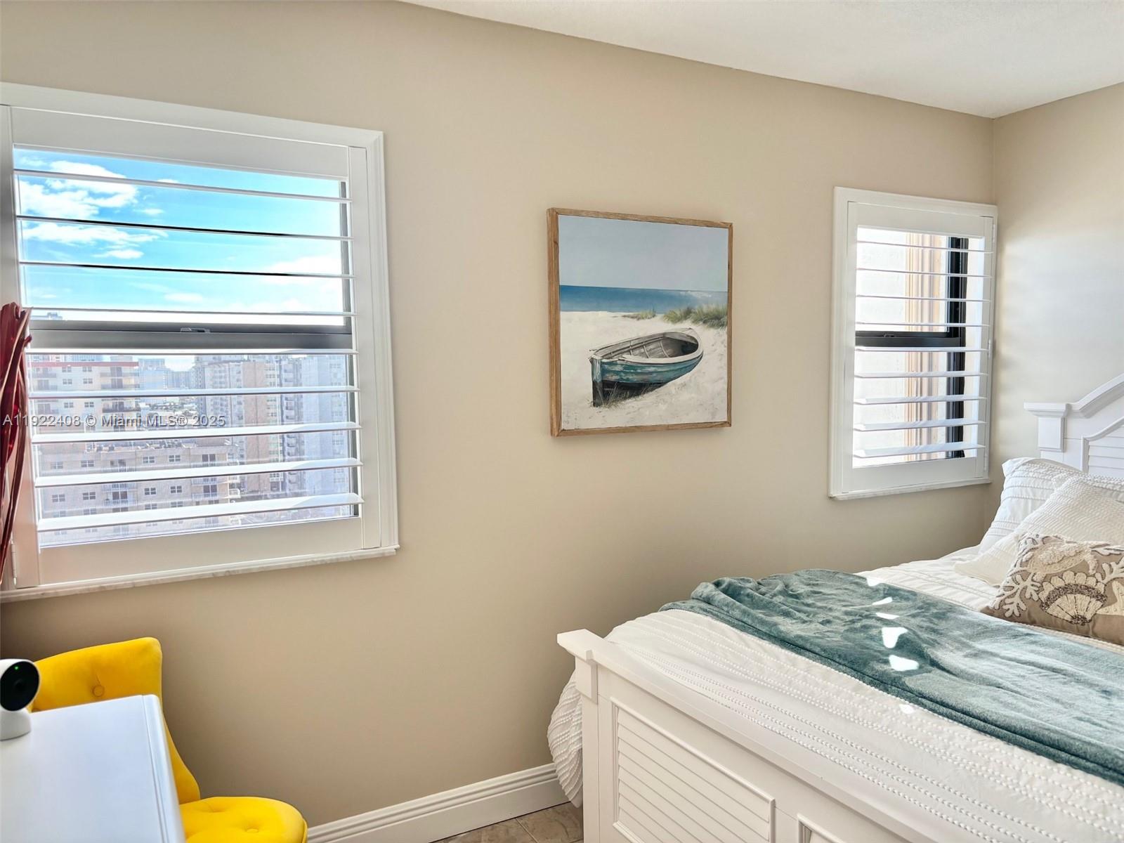 SUMMIT CONDO - Residential