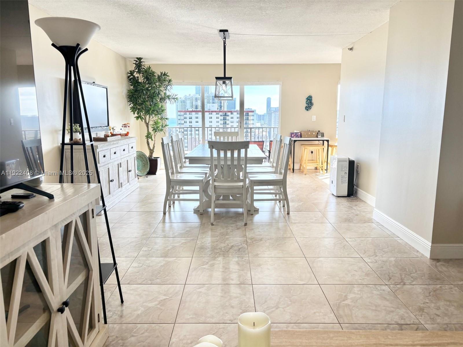 SUMMIT CONDO - Residential