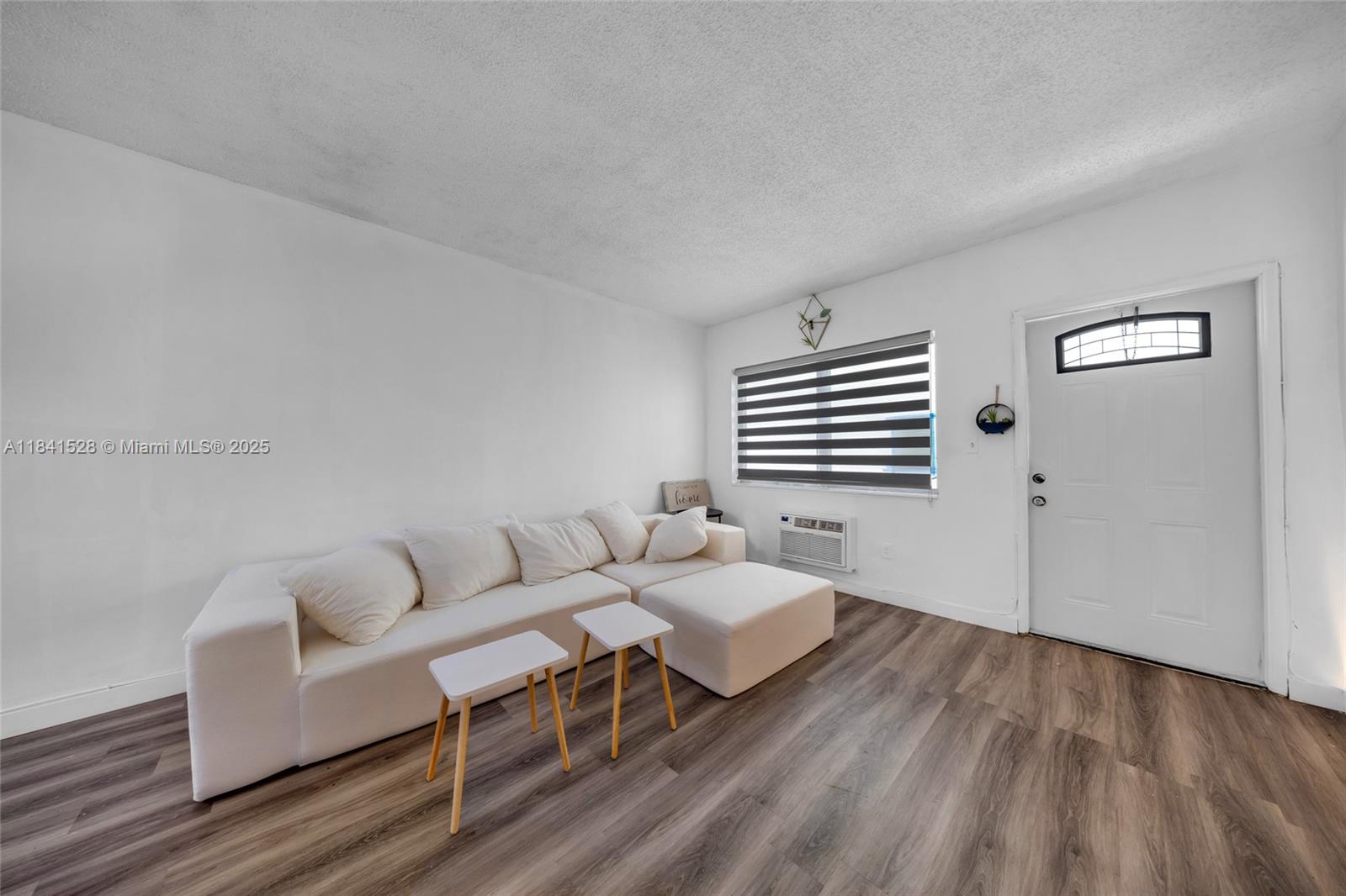 7720 Harding Ave 3, Miami Beach, FL, 33141/$169,900 1 7720 Harding Ave 3